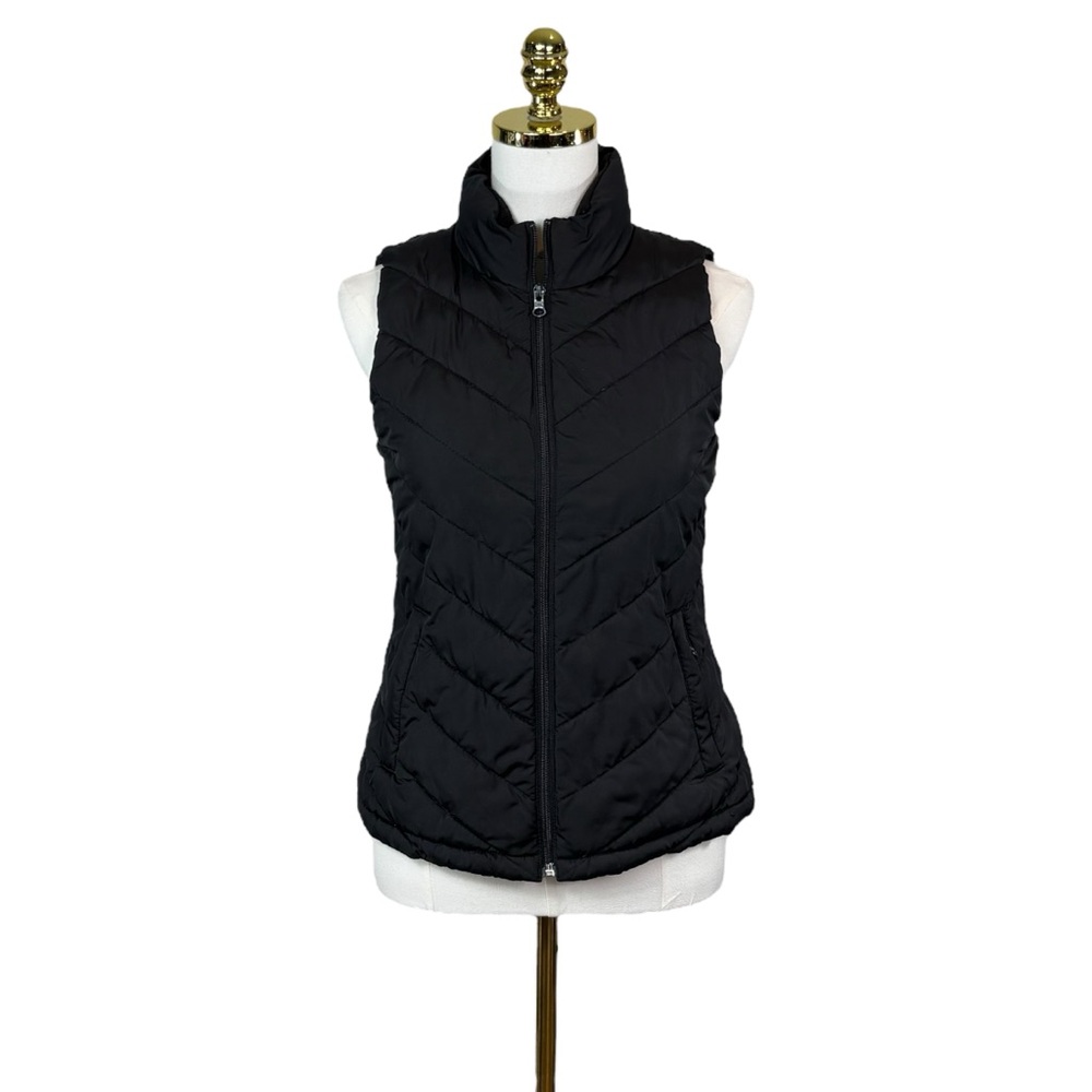Woman’s GAP black quilted puffer vest size XS